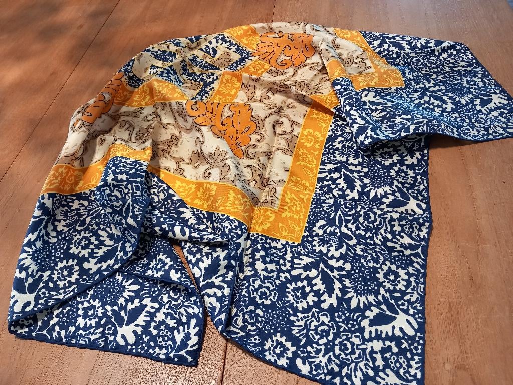 Magnifique grand Foulard Soie « GIVENCHY » - Neuf!, GIVENCHY PARIS, Envoi, Neuf, Écharpe