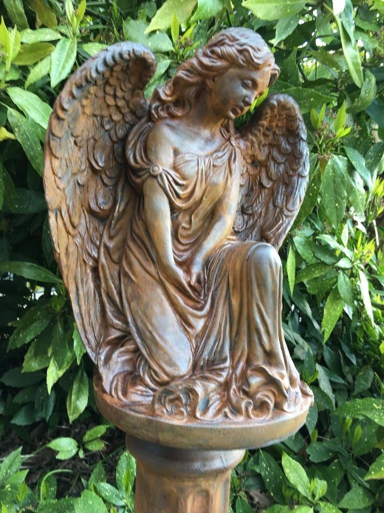 Mooie engel, vol steen oxid,een echte eye-catcher!!, Tuin en Terras, Tuinbeelden, Engelenbeeld, Steen, Ophalen of Verzenden