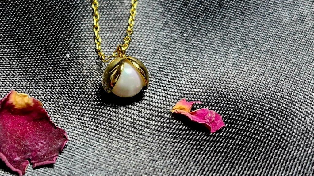 Zilveren ketting met parel, Handtassen en Accessoires, Kettingen, Verzenden, Nieuw, Met edelsteen, Goud