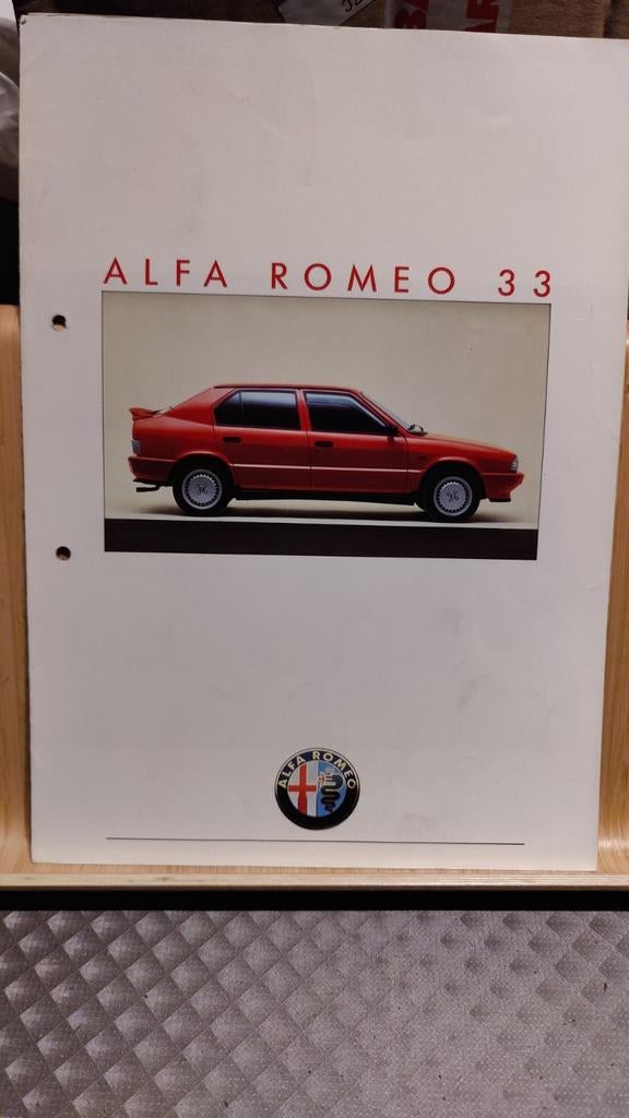 Alfa romeo 33 brochure, Livres, Enlèvement ou Envoi, Comme neuf, Alfa Romeo