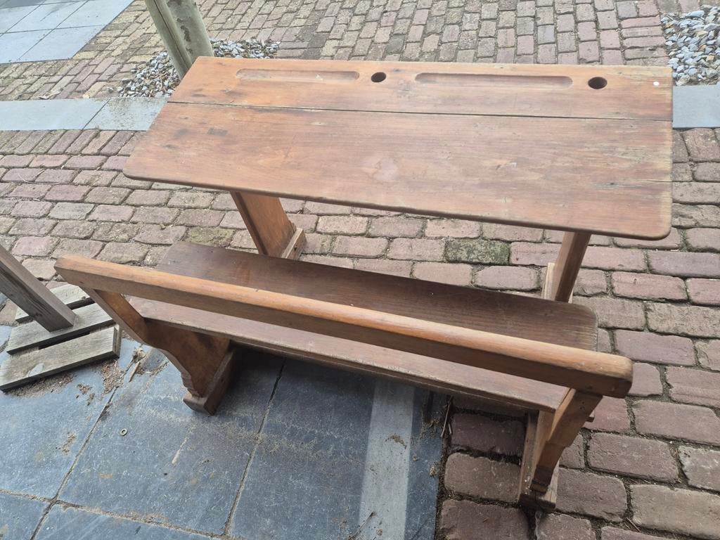 Ancien banc d'école à vendre, Enlèvement