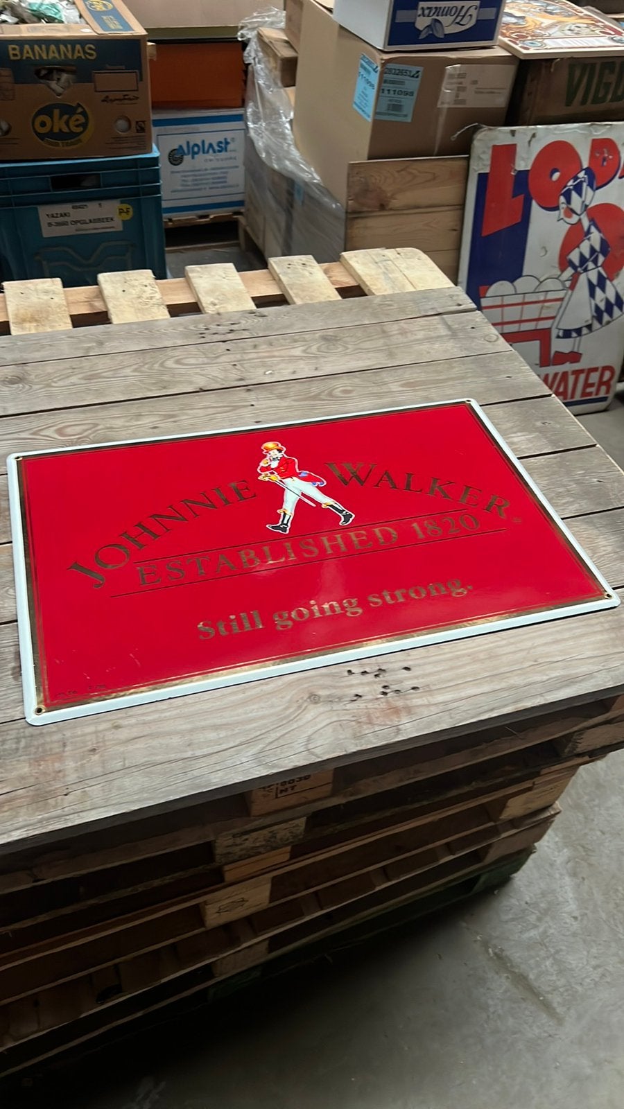 Rare assiette en émail Johnnie Walker n 2/150, Enlèvement ou Envoi, Comme neuf