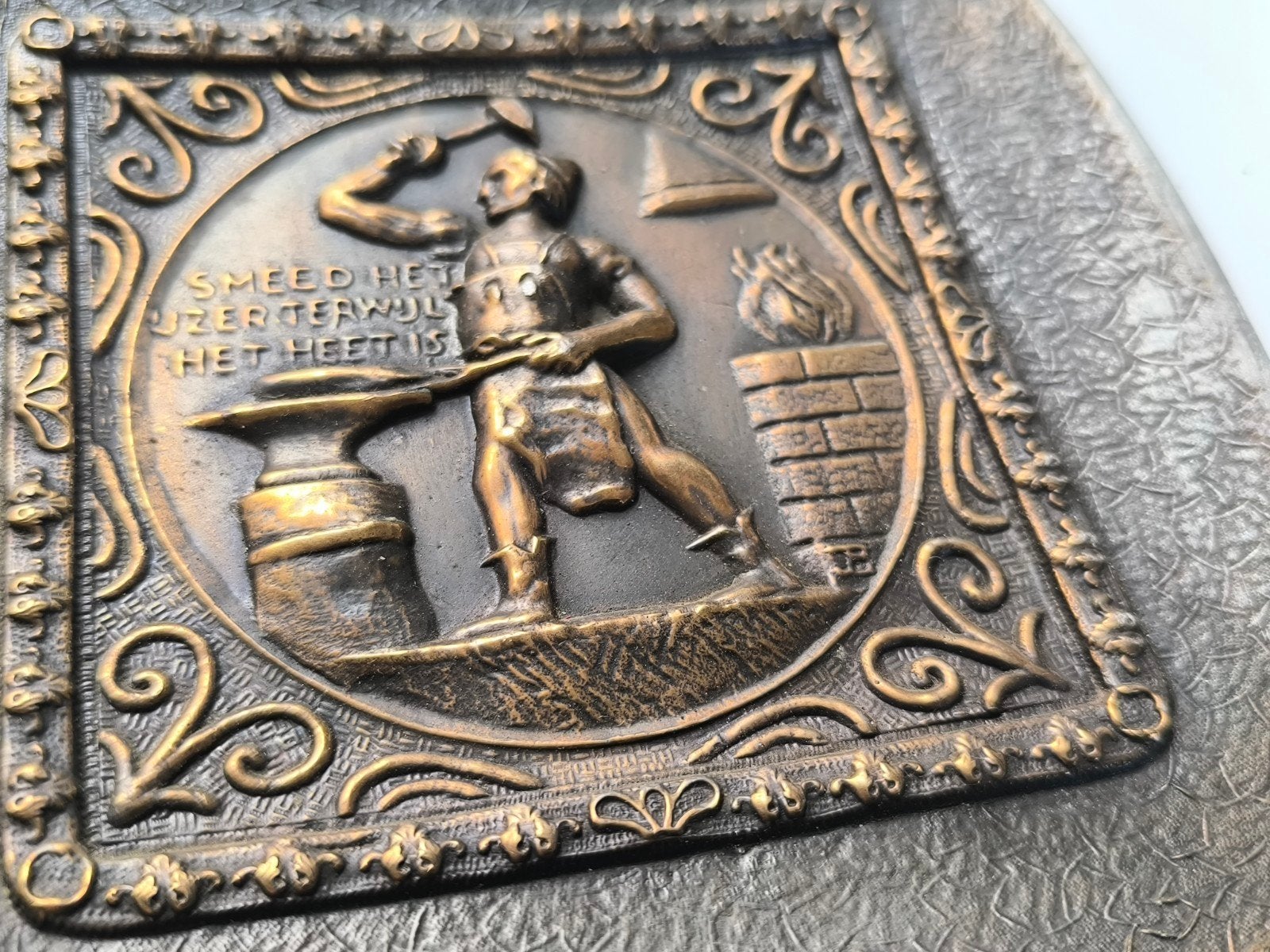 Verbronsde gietijzeren wandplaquette, Ophalen of Verzenden
