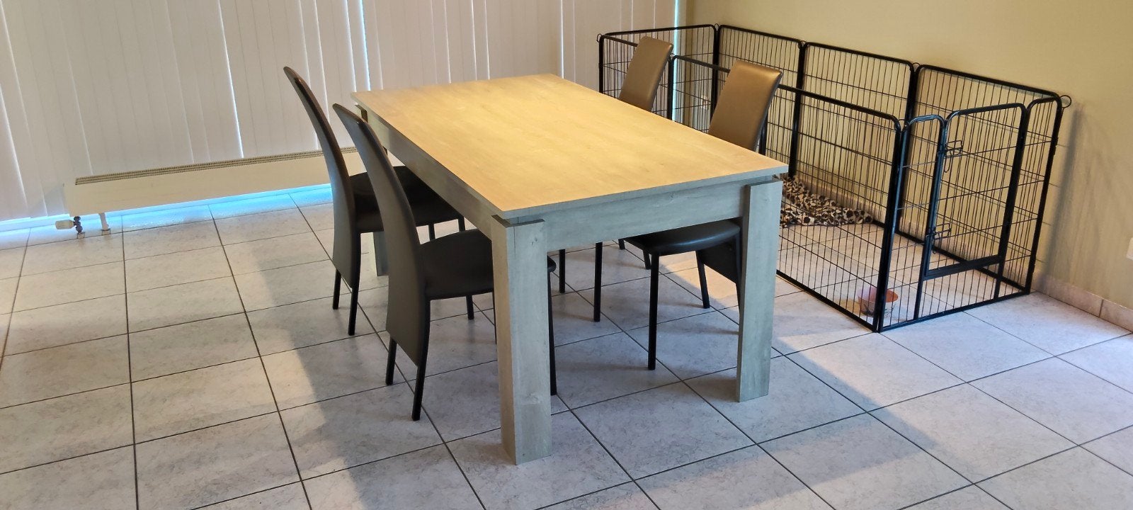 eettafel met stoelen (gratis ophalen), Huis en Inrichting, Ophalen, Beige