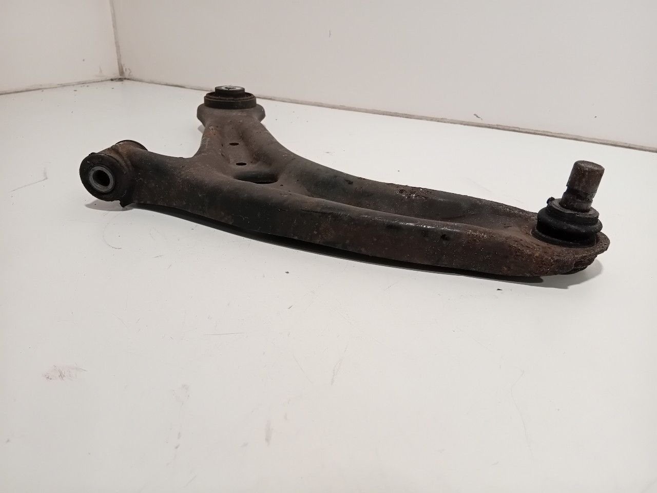 Draagarm links voor onder Ford B-Max, Onderdelen@venauto.nl, Van der Ven Autorecycling B.V., Gebruikt, Ettenseweg 76, 4706 PB Roosendaal, The Netherlands