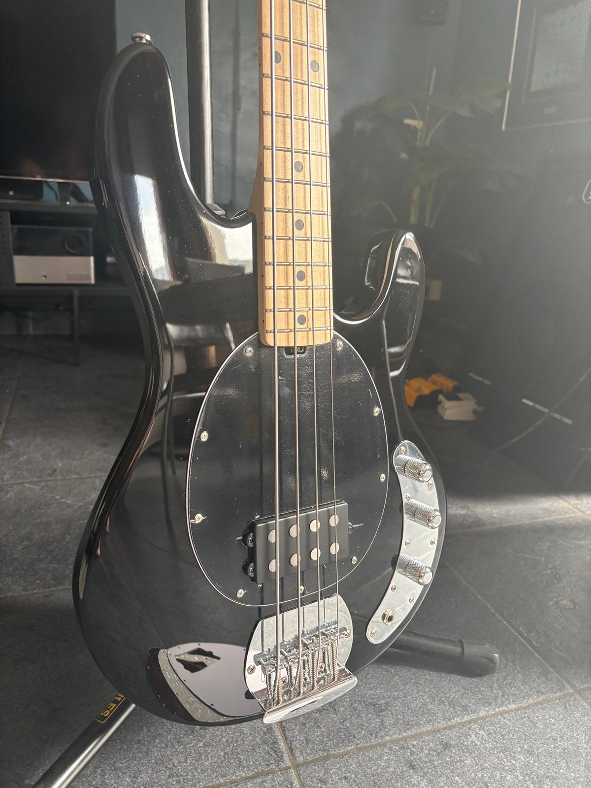 Upgraded Sterling Stingray, Muziek en Instrumenten, Ophalen of Verzenden, Zo goed als nieuw