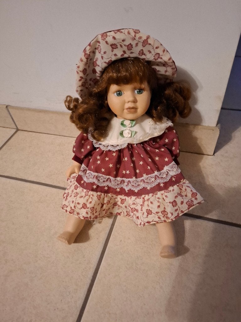 Porseleinen pop, Kinderen en Baby's, Ophalen, Zo goed als nieuw, Overige typen