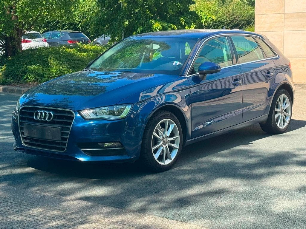 audi a3 1.6TDI 2013, Auto's, Audi, Bedrijf, A3, ABS, Airbags, Alarm, Elektrische buitenspiegels, Lichtmetalen velgen, Multifunctioneel stuurwiel