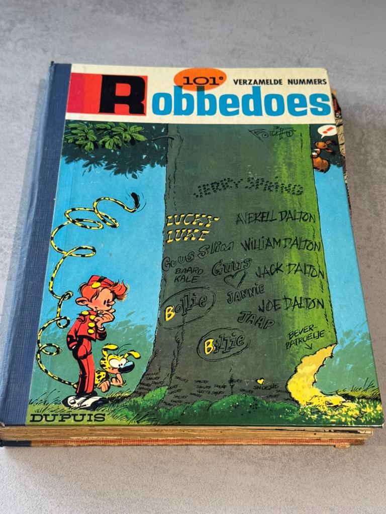 Robbedoes verzamelalbum 101 met microboekjes, Boeken, Stripverhalen, Eén stripboek, Ophalen of Verzenden, Gelezen