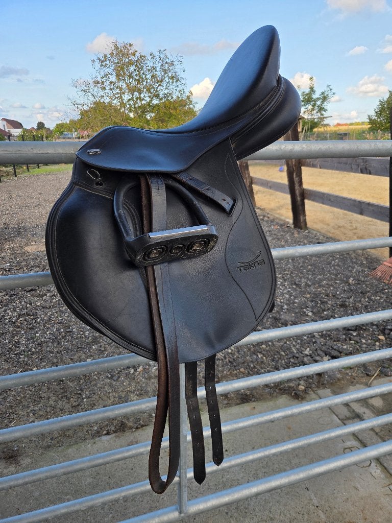 Tekna veelzijdigheidszadel, Dieren en Toebehoren, L (17.5 inch), Gebruikt, Kniewrongen, Tekna