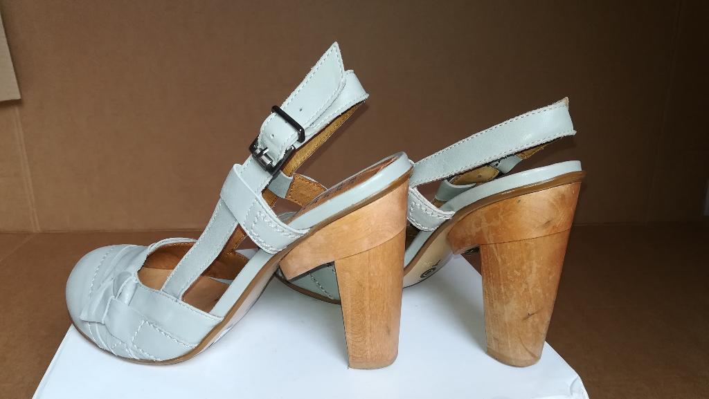 545B* HARLOT blauwe leren sandalen (38), Kleding | Dames, Schoenen, Schoenen met hoge hakken, Harlot, Gedragen, Verzenden