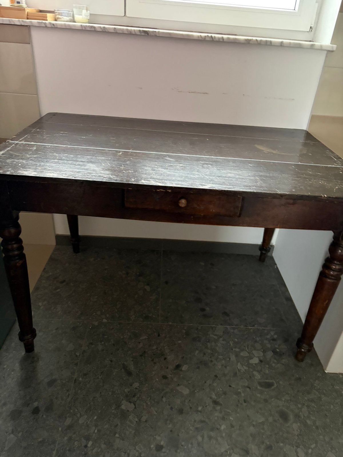 Bruine houten tafel, Ophalen