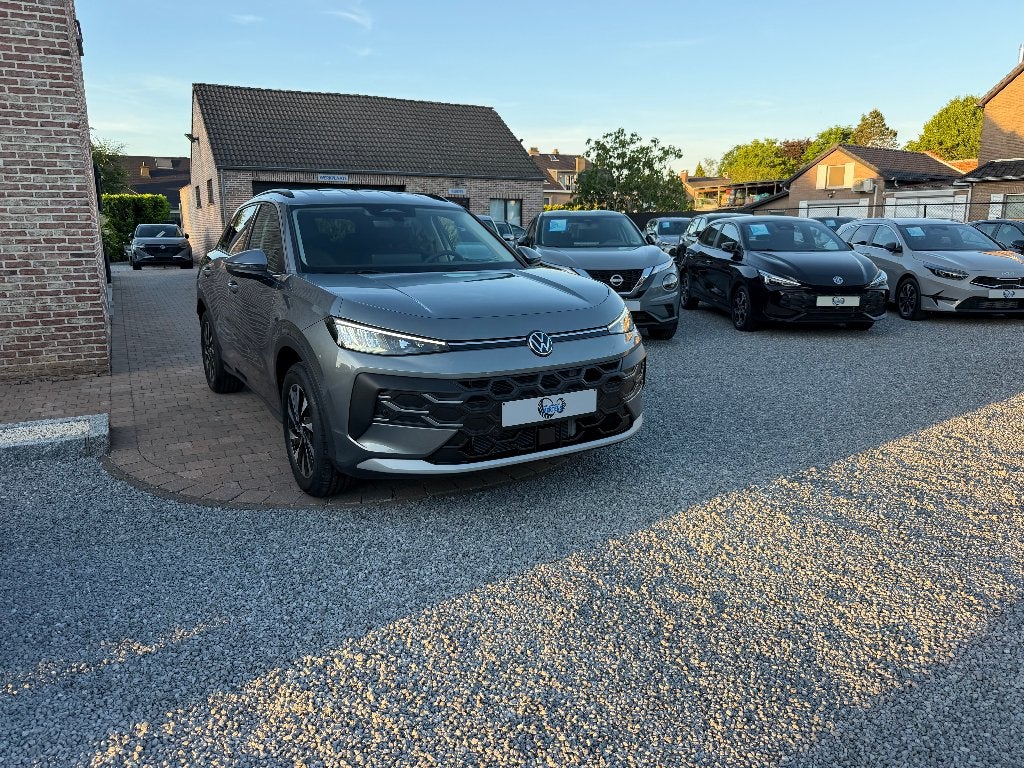 Volkswagen T-Roc 1.5 eTSI 150PK DSG NEW MODEL 5J/GARANTIE, Autos, Volkswagen, Argent ou Gris, Achat, Entreprise, Garantie prolongée