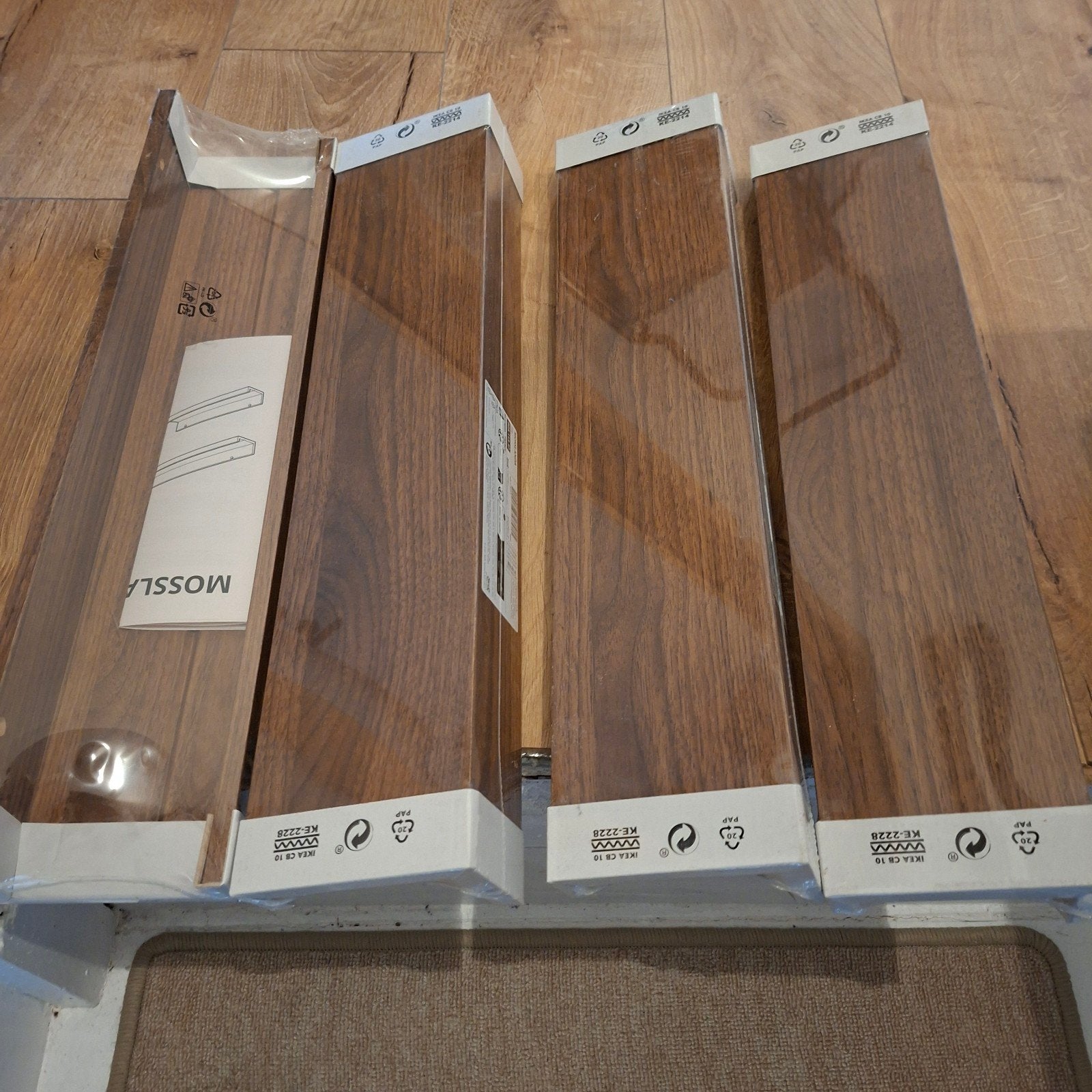 Mosslanda Ikea, Enlèvement, Neuf