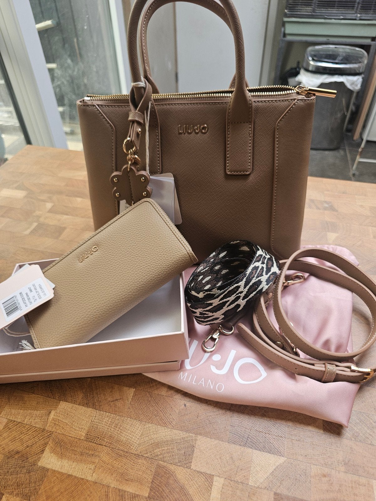 handtas en portefeuille liu jo, Enlèvement ou Envoi, Neuf, Brun, Sac à main