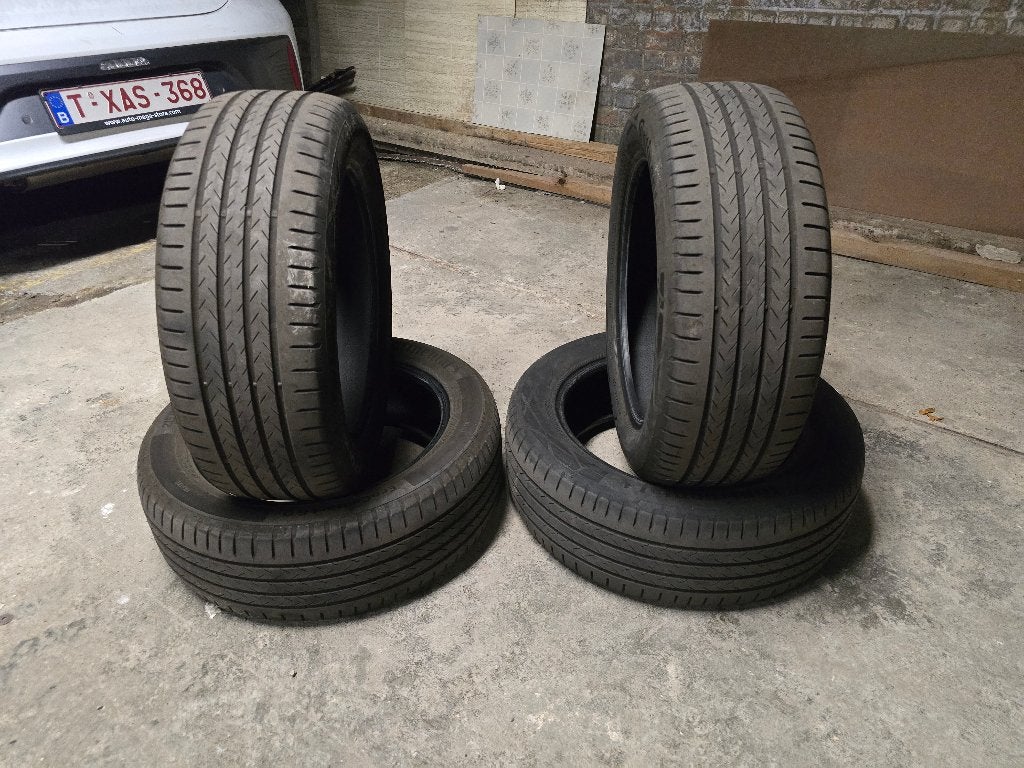 4 zeer goede BANDEN CONTINENTAL  215/55 R17 94V, Ophalen, 17 inch, Band(en), Personenwagen