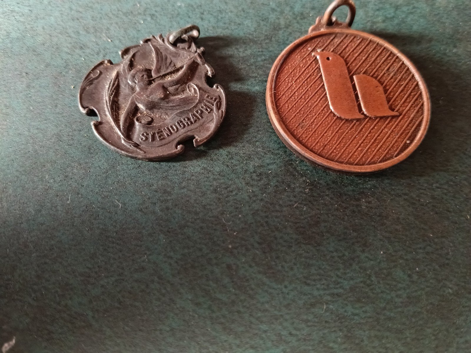Oude medailles of hangers + oude gokfiche, Verzamelen, Ophalen of Verzenden