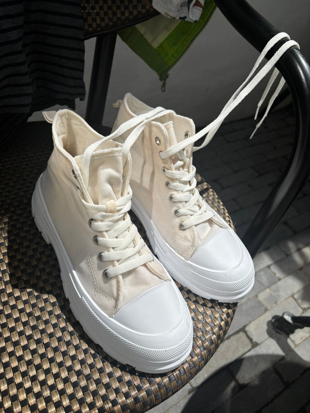 Palladium imitatie wit gebroken wit 1x gedragen maat 38, Ophalen, Zo goed als nieuw, Wit