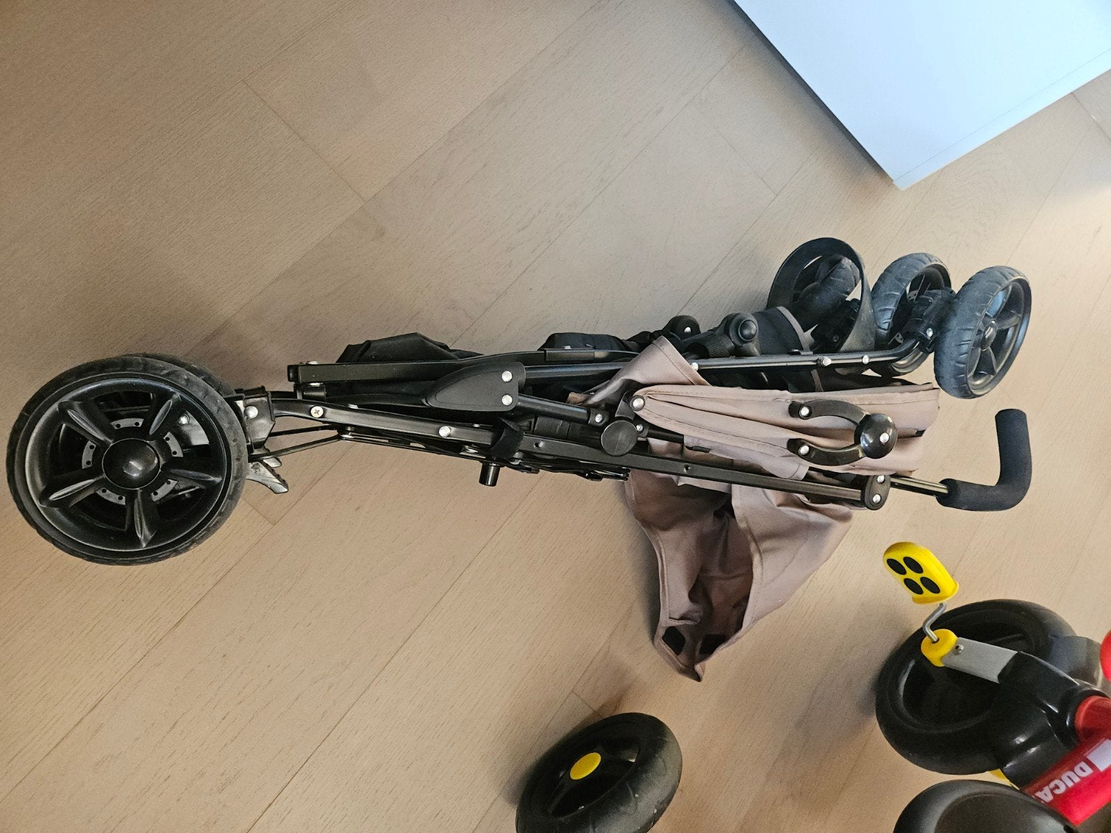Poussette, vélos, Enlèvement