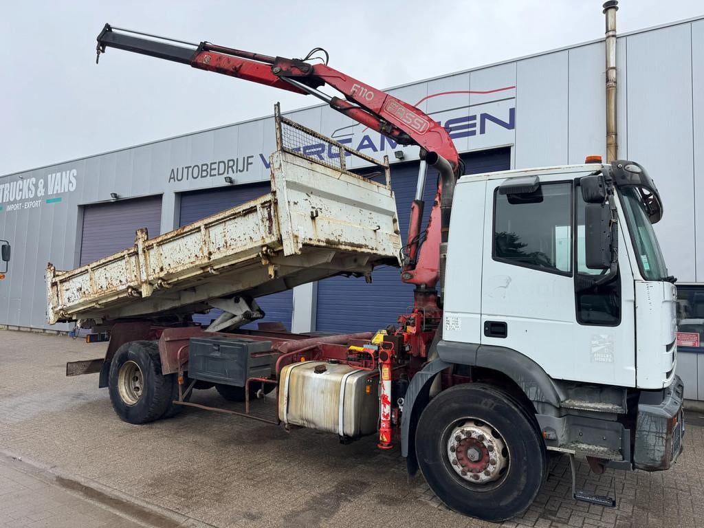 Iveco Eurotech *190E27-TIPPER + FASSI F110A.21* (bj 2001), Auto's, Achterwielaandrijving, Iveco, Wit, Bedrijf