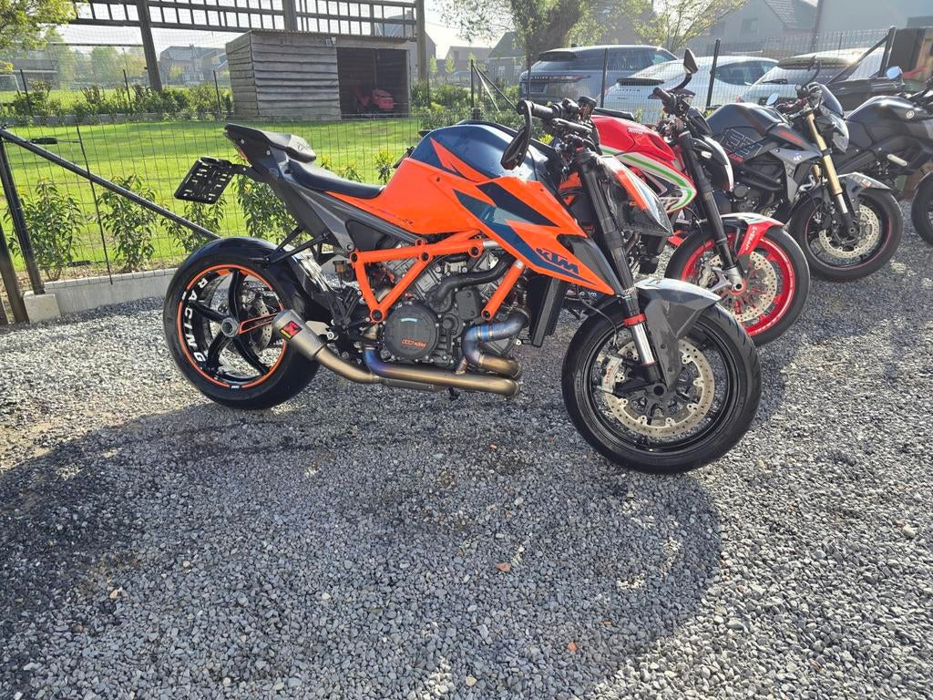 Ktm Super Duke 1290 R Akrapovic uitlaatlijn btw 516km nieuw!, Motoren, Motoren | KTM, Motorrijbewijs A, Bedrijf, 1301 cc, Meer dan 35 kW
