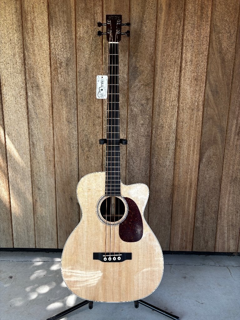 Martin Guitar BC-16E Akoestische Bas met Pickup, Muziek en Instrumenten, Ophalen, Zo goed als nieuw, Semi-akoestisch