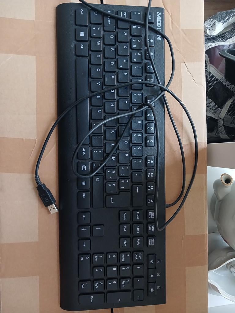 Keyboard medion azerty, Computers en Software, Toetsenborden, Ergonomisch, Ophalen of Verzenden, Zo goed als nieuw, Bedraad