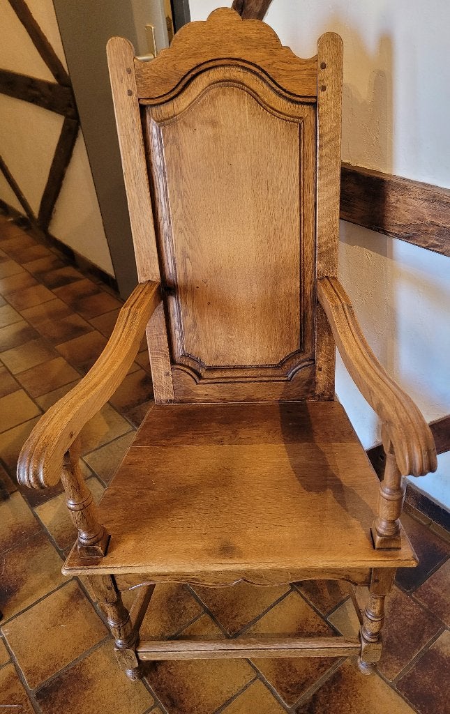 MAGNIFIQUE FAUTEUIL EN BOIS, Enlèvement