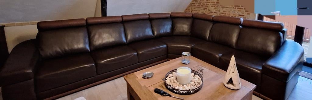 Hoeksalon 2 kleuren  bruin skai met nekrollen, Huis en Inrichting, Ophalen