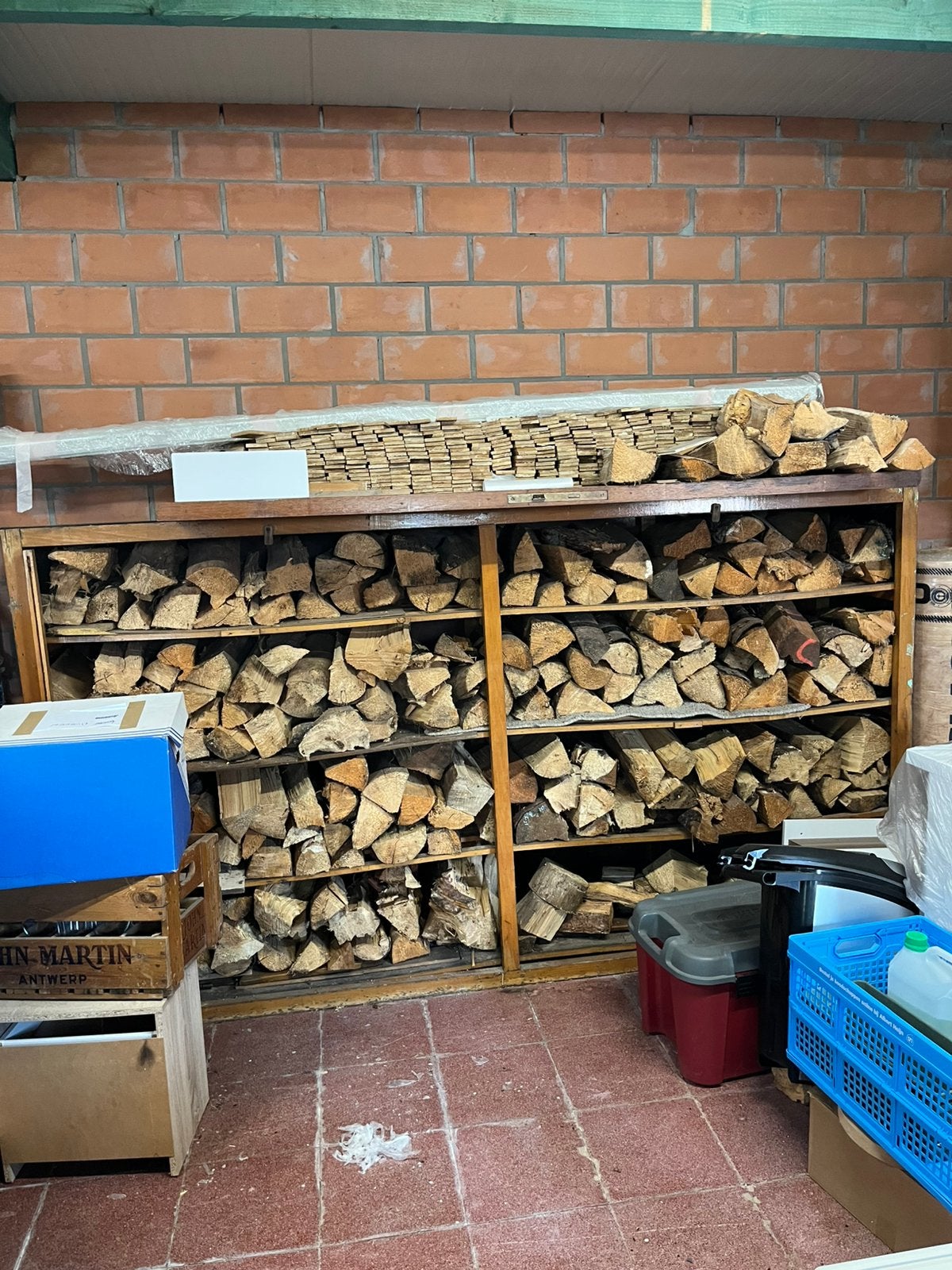 Hout af te halen, Enlèvement, Bûches