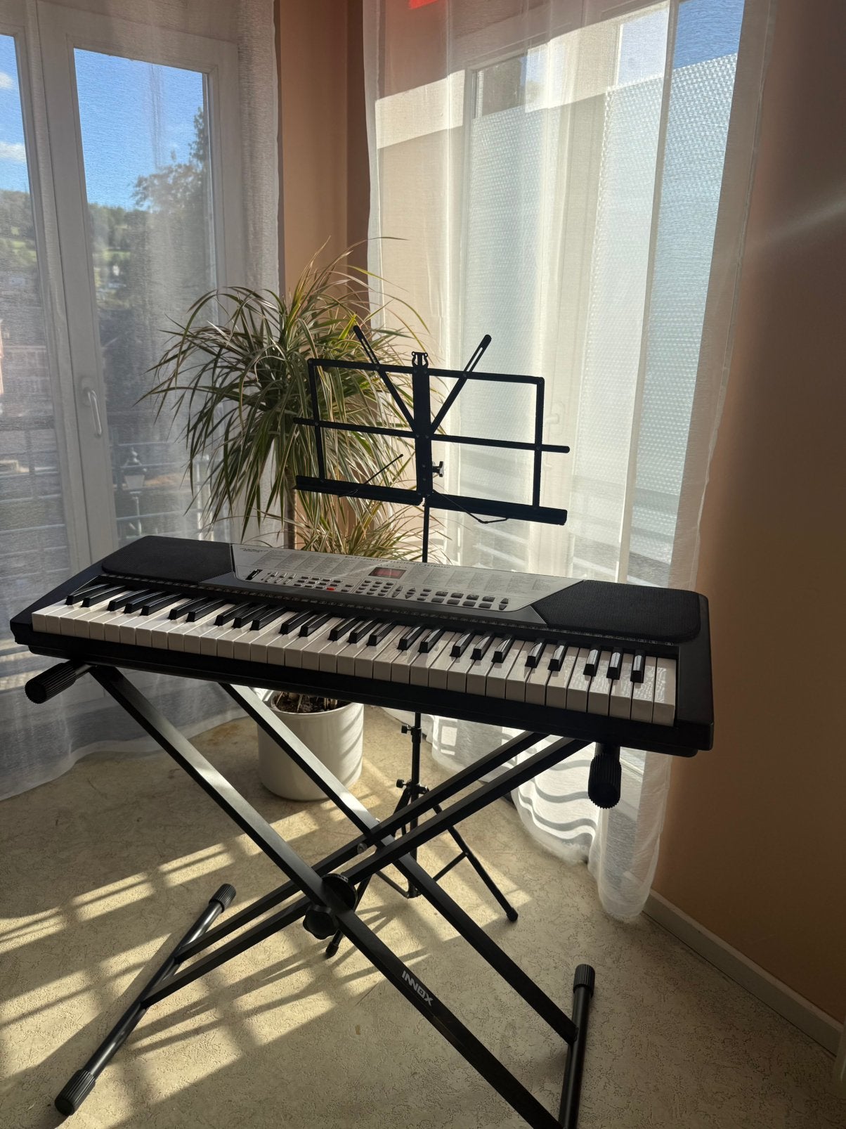 Clavier électronique 61 touches Madison + Pied + Pupitre, Muziek en Instrumenten, Ophalen, Gebruikt, 61 toetsen