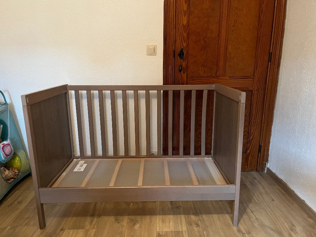 Lit bébé IKEA SUNDVIK – 50 € avec accessoires fournis, Enlèvement, Comme neuf, Lit
