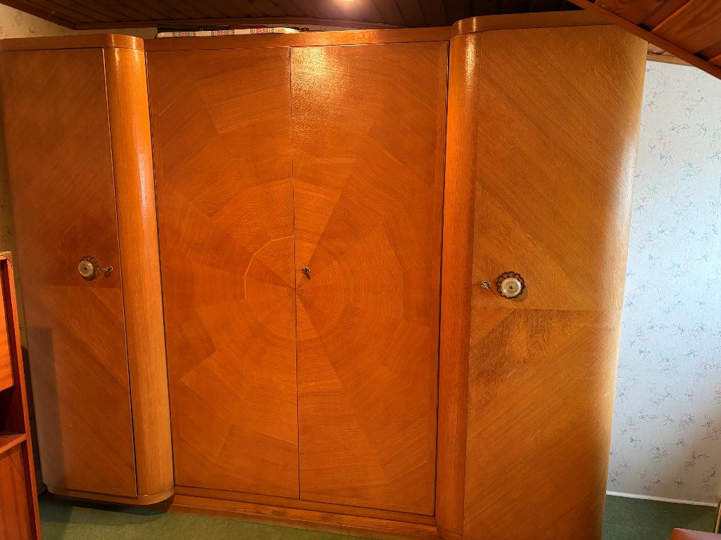 Garde robe vintage, Enlèvement