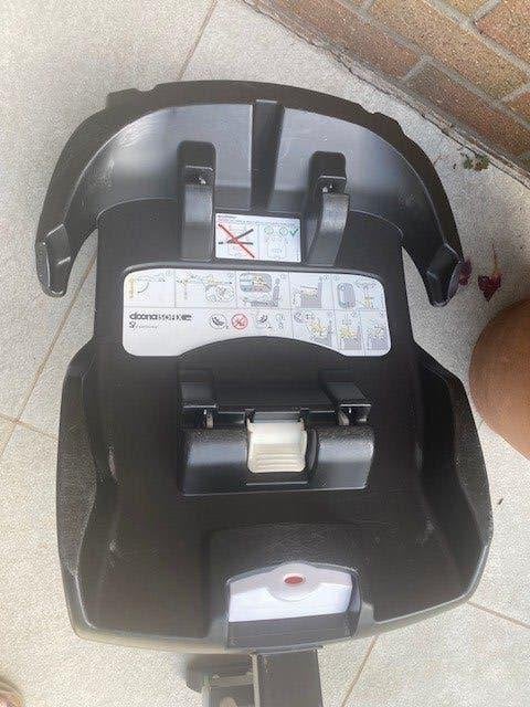 Isofix  voor  DOONA   Perfecte staat, Kinderen en Baby's, Autostoeltjes, Zo goed als nieuw, Isofix, 0 t/m 13 kg, Ophalen
