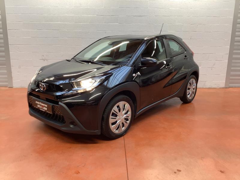 Toyota Aygo X 1.0 X play Toyota Aygo X 1.0 Play 53kw, Start-stop-systeem, Euro 6, 72 pk, Zwart