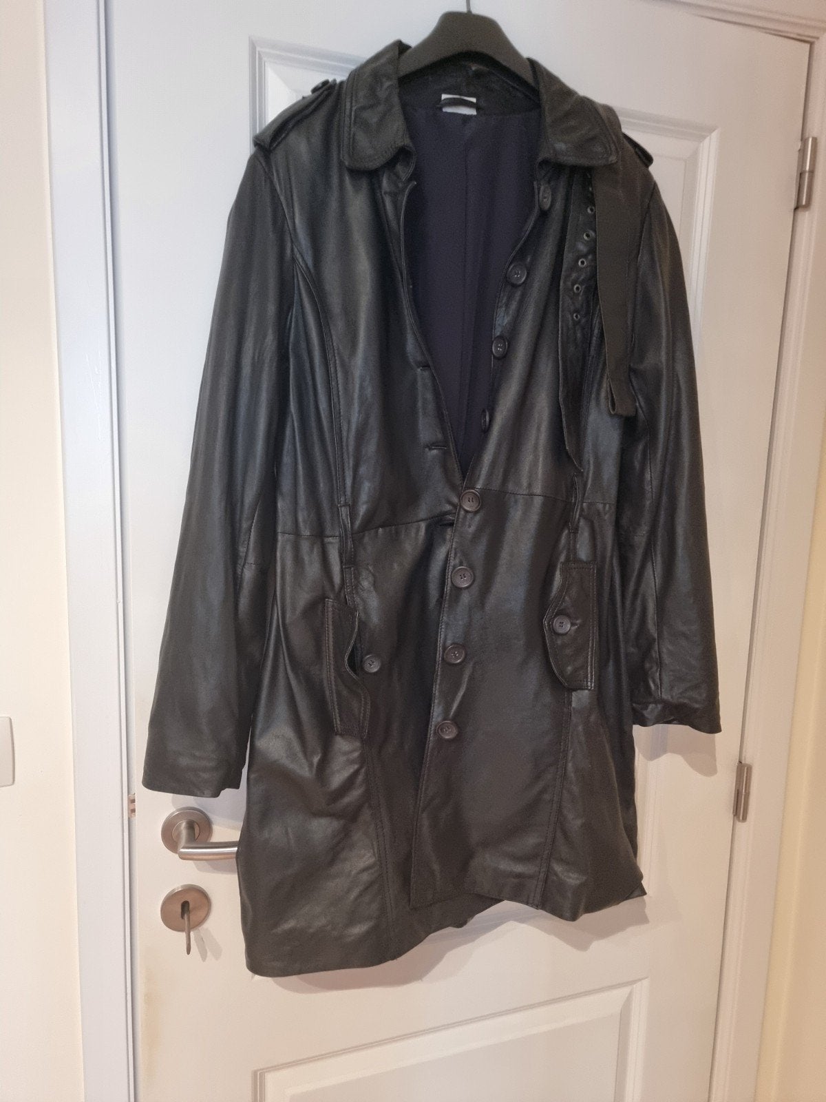 Zwarte lange leer mantel maat 44 merk: Street One

In perfec, Veste ou Manteau, Enlèvement ou Envoi, Street One, Comme neuf