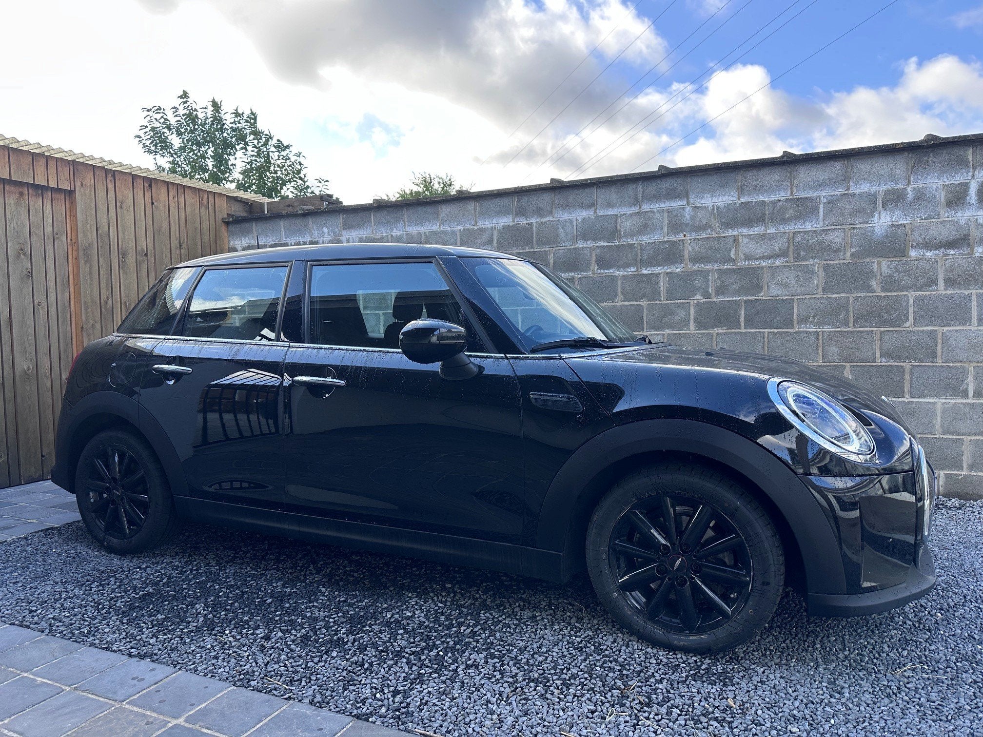 Mini Cooper 1.5iA Led Navigatie Lineas BT Pdc Carplay, Auto's, Gebruikt, 136 pk, Zwart, Bedrijf