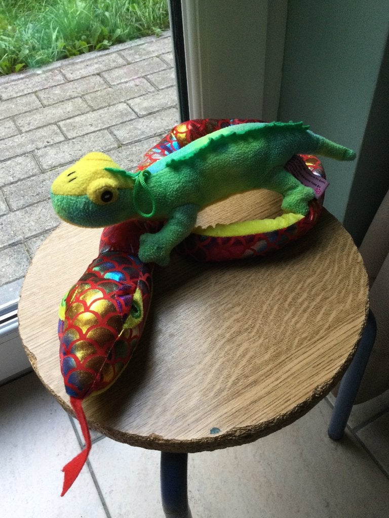 DINOSAURE"GLOBAL PLUCHED TOYS" ET SERPENT, Jaune, Enlèvement ou Envoi, Autres marques, Grand (plus de 80 cm)