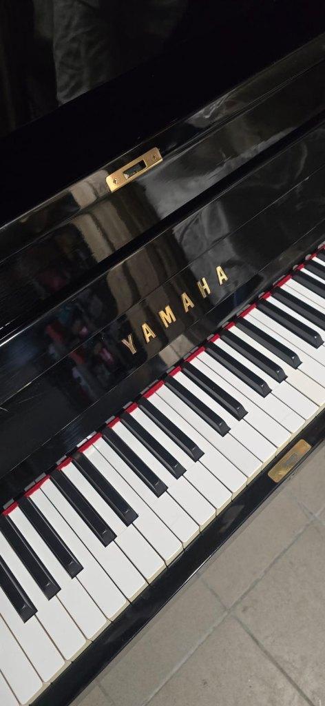 Piano Yamaha U1, Musique & Instruments, Brillant, Enlèvement, Utilisé, Piano