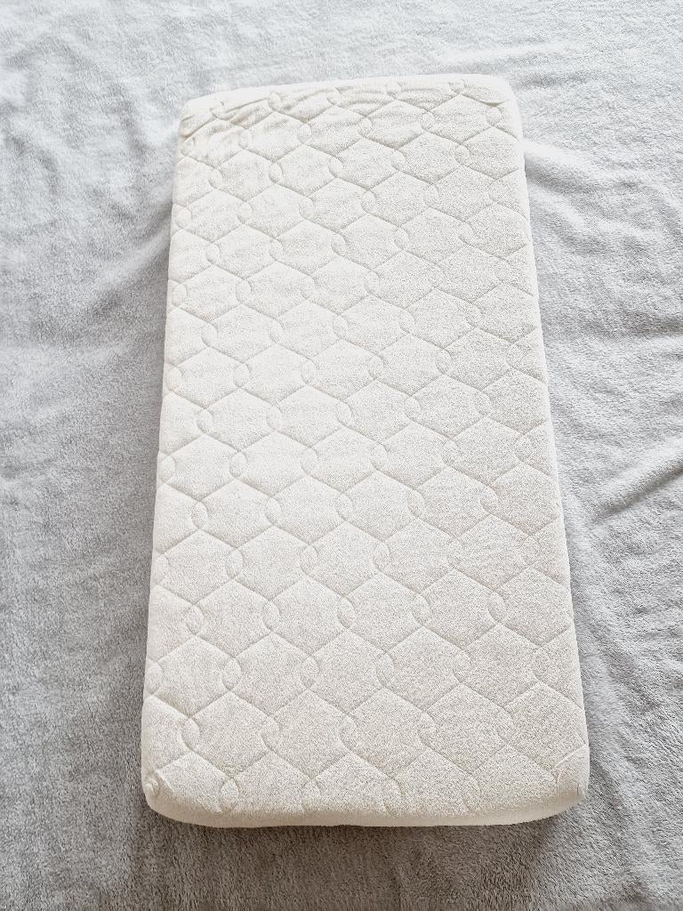 Matelas mousse pour lit à barreaux (bébé), Enfants & Bébés, Enlèvement ou Envoi, Matelas, Moins de 70 cm, Comme neuf