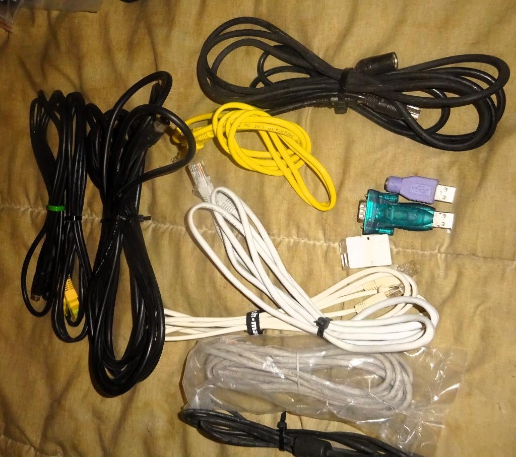 divers câbles informatique ou autres à donner, Audio, Tv en Foto, Ophalen