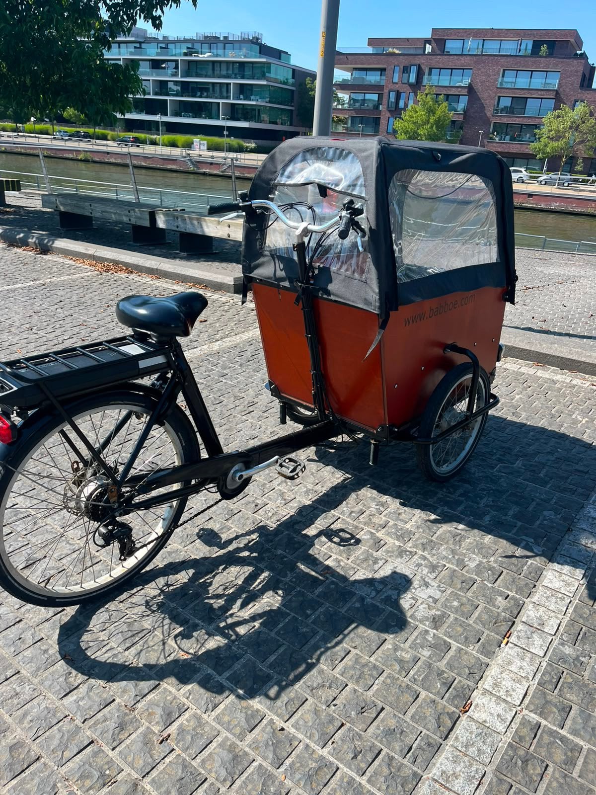 Vélo cargo électrique, Enlèvement, Comme neuf