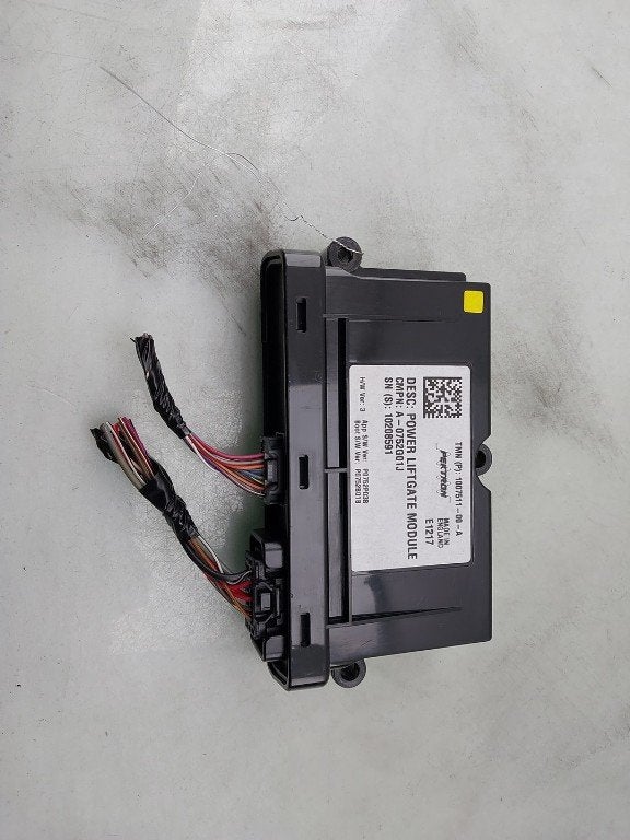 MODULE DE COMMANDE DU HAYON Tesla Model S (|100751100A|), Germany_Sales@tesla.com, Utilisé, Autres marques automobiles, Ludwig-Prandtl-Straße 27 - 29
12526  Berlin, DE