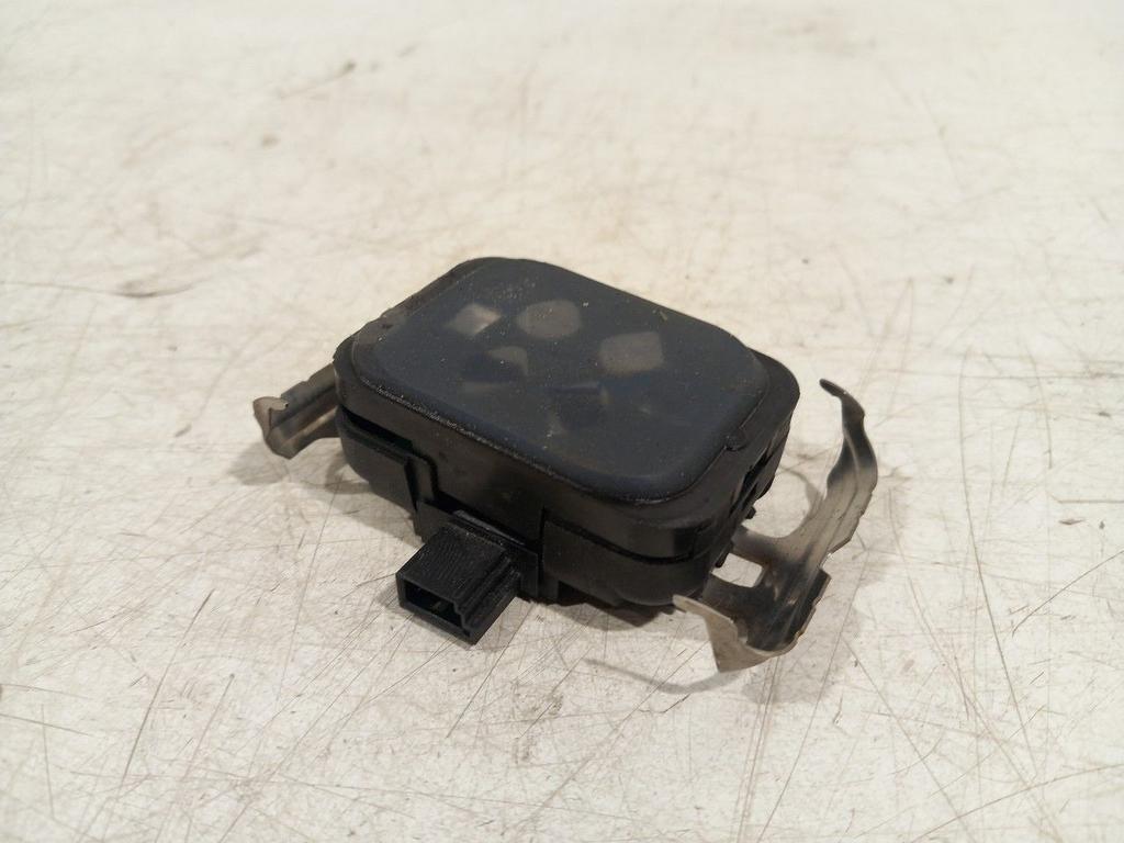 Regensensor Land Rover Discovery, Onderdelen@venauto.nl, Van der Ven Autorecycling B.V., Ettenseweg 76, 4706 PB Roosendaal, The Netherlands