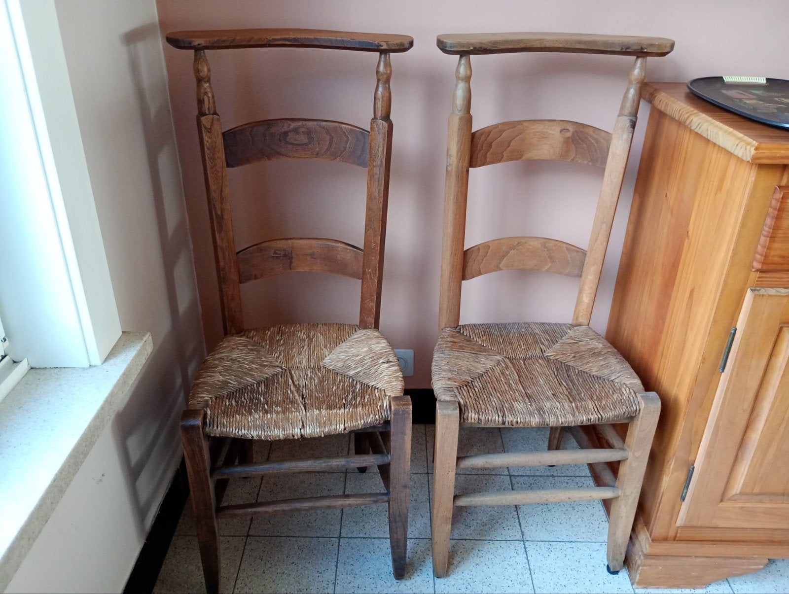 oude kerkstoelen, Ophalen