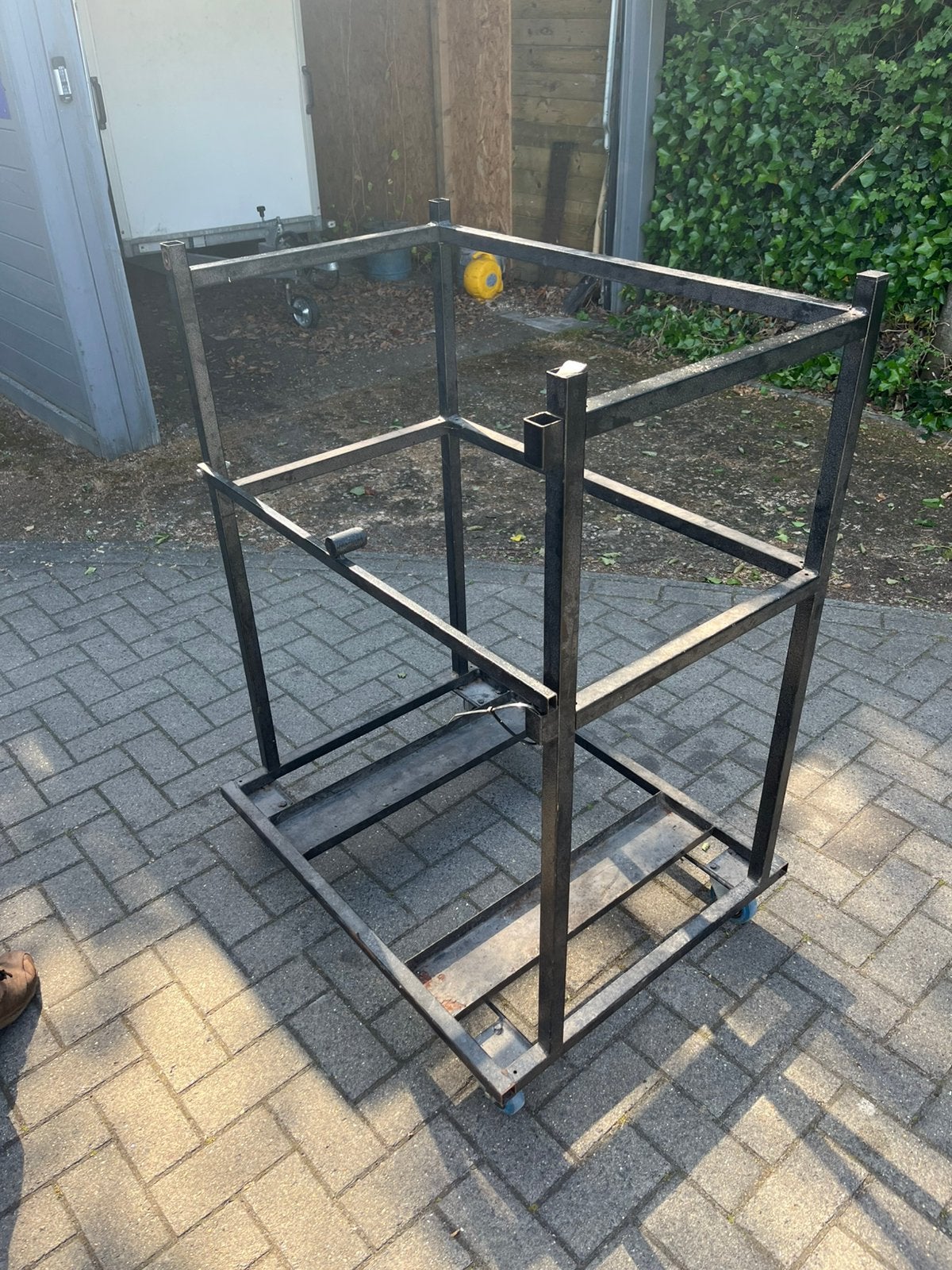 Kar voor staantafels, Ophalen, Zo goed als nieuw