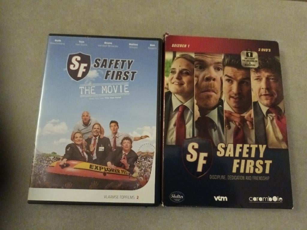Dvd safety first seizoen 1 + de film, Cd's en Dvd's, Ophalen of Verzenden