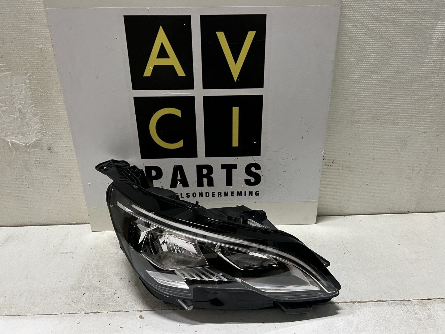 Koplamp peugeot 3008 5008 rechts 9810478080, Gebruikt, -, -, Ophalen of Verzenden