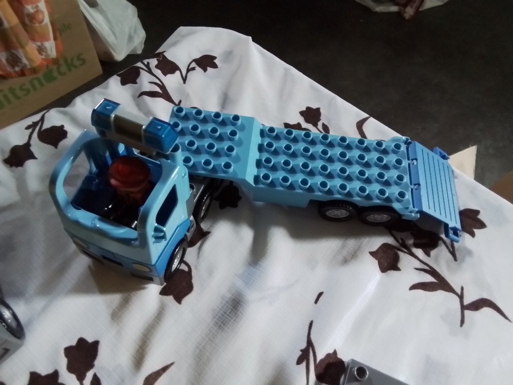 Duplo: verschillende vrachtwagens, kranen, bouwgereedschap, Ophalen, Gebruikt, Complete set, Duplo