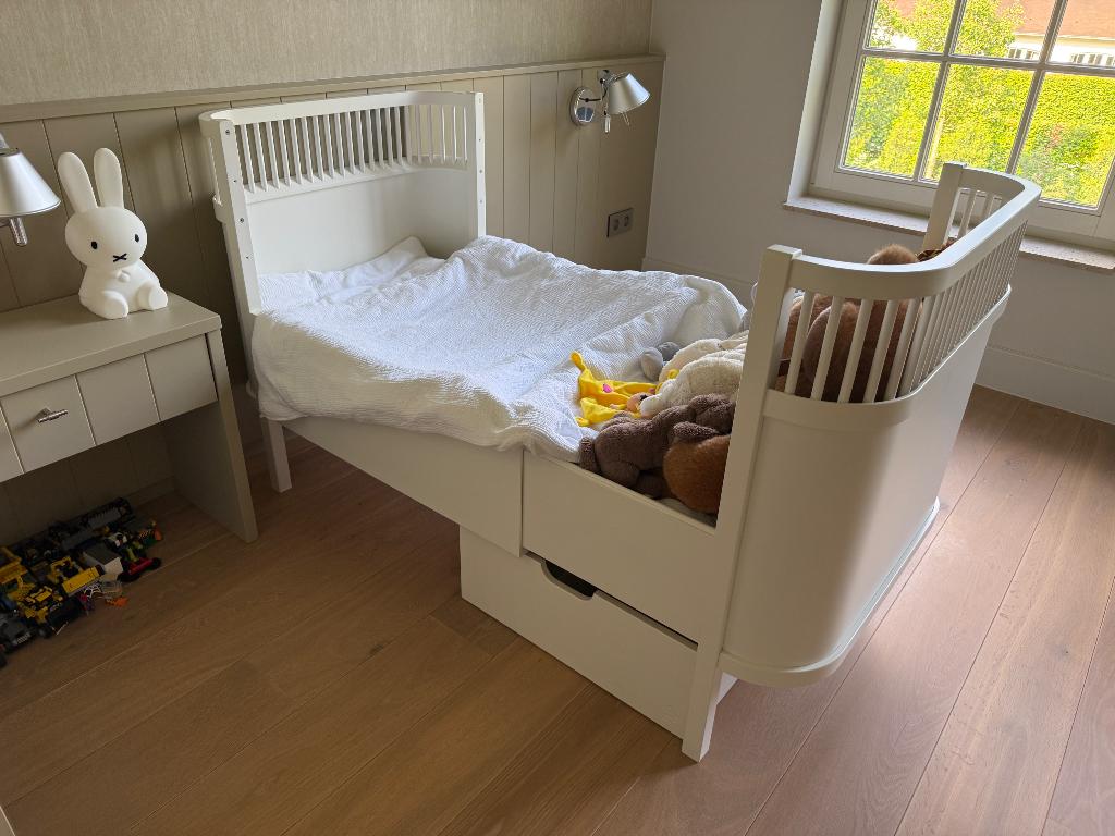 Ledikant & junior bed Sebra, Enfants & Bébés, Berceaux & Lits, Comme neuf, Lit, Enlèvement